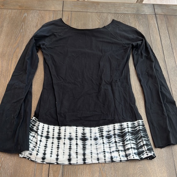 ISO Pink Lotus long sleeve top. Size XS - Picture 2 of 2